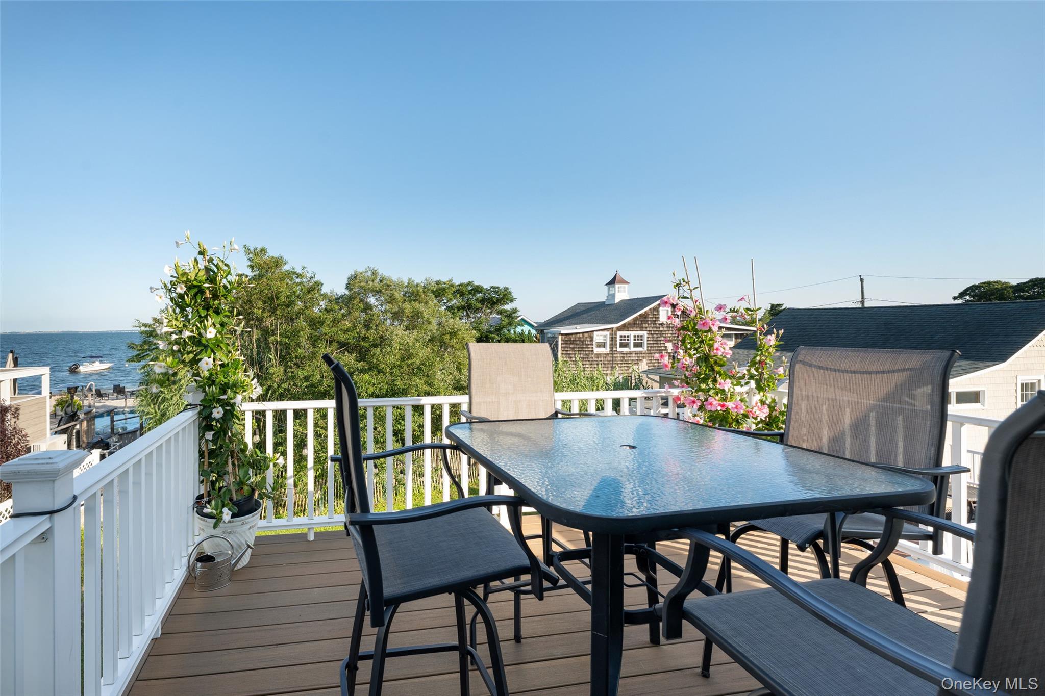 18 Beach – For Sale photo 27