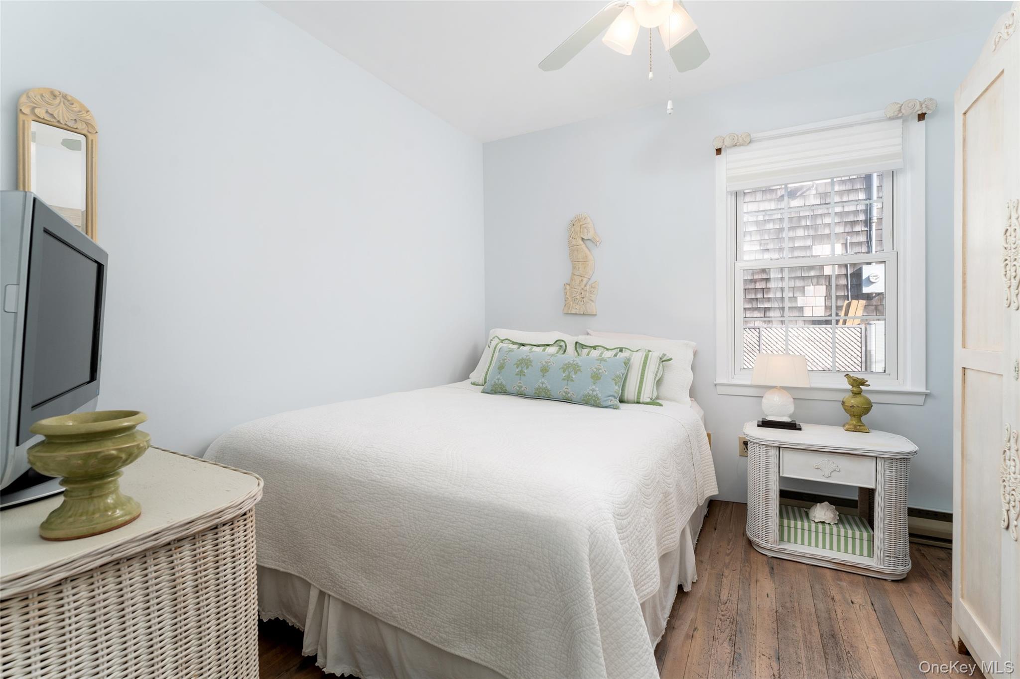 18 Beach – For Sale photo 12