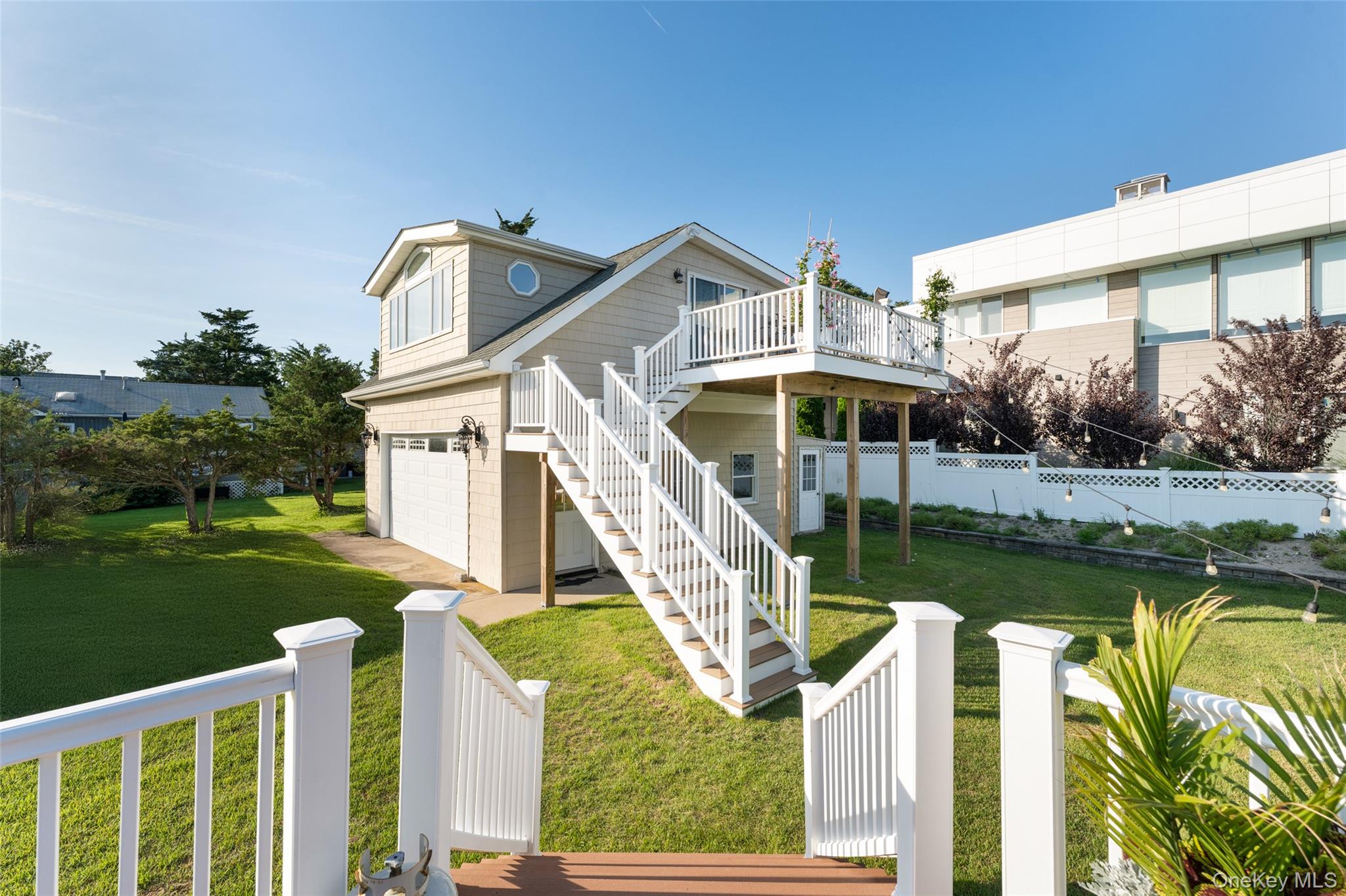 18 Beach – For Sale photo 25