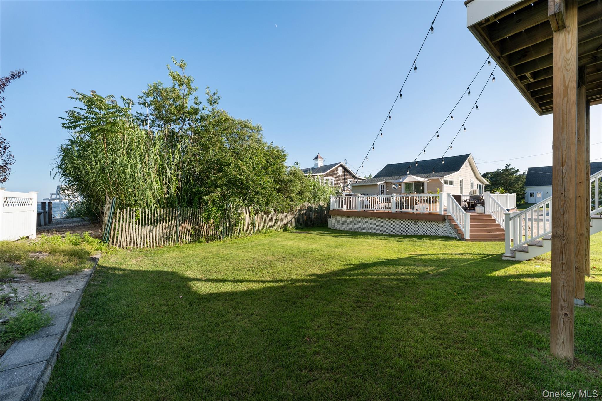 18 Beach – For Sale photo 24