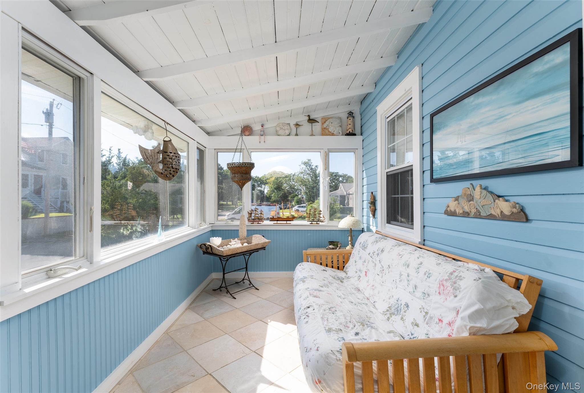 18 Beach – For Sale photo 5