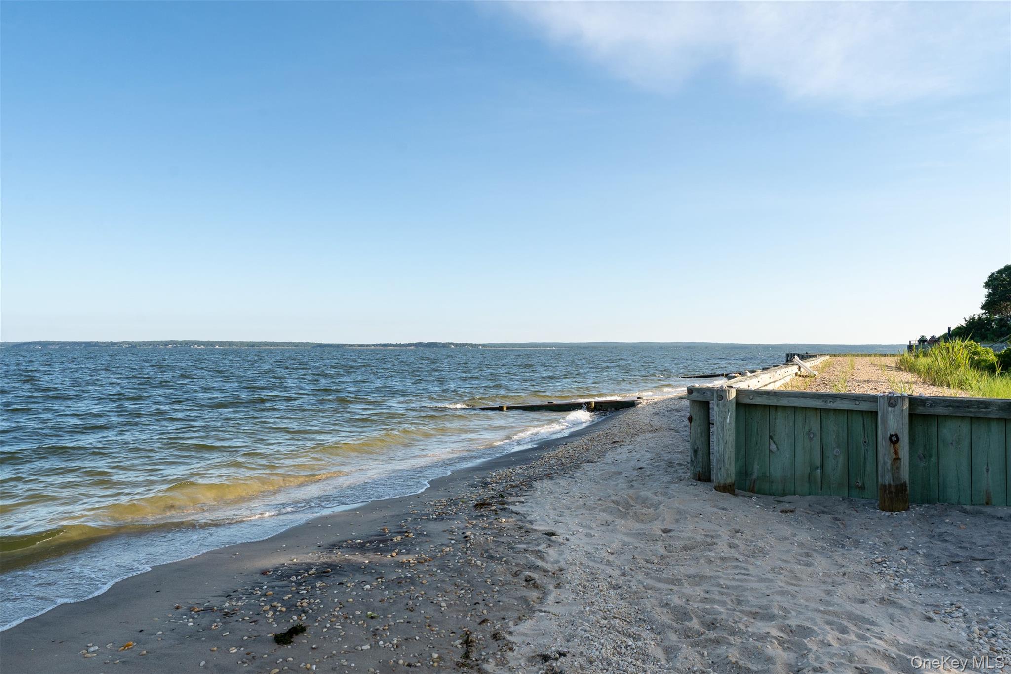 18 Beach – For Sale photo 30