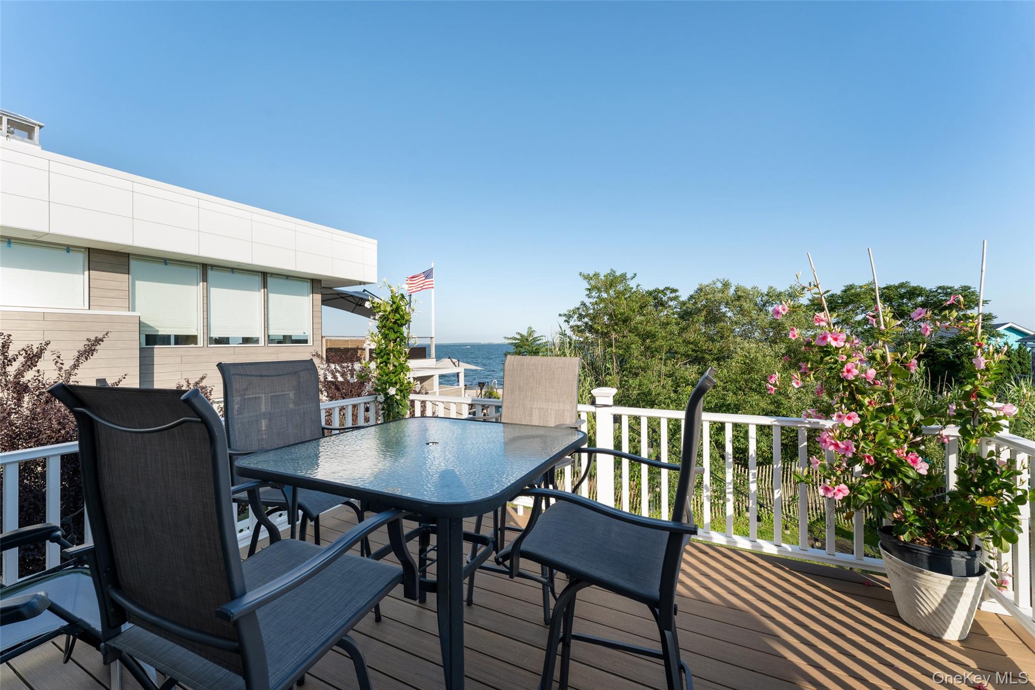 18 Beach – For Sale photo 26