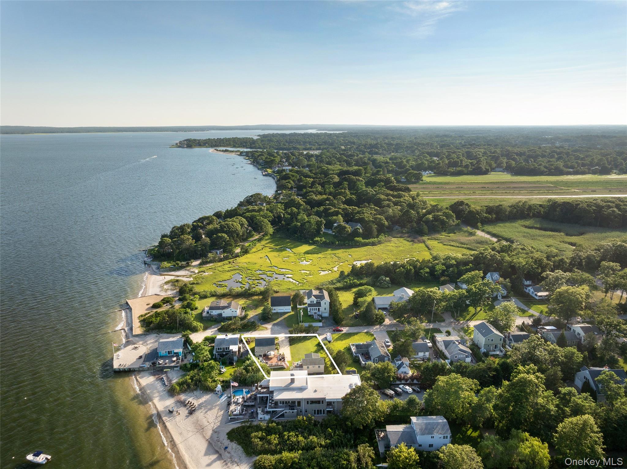 18 Beach – For Sale photo 33