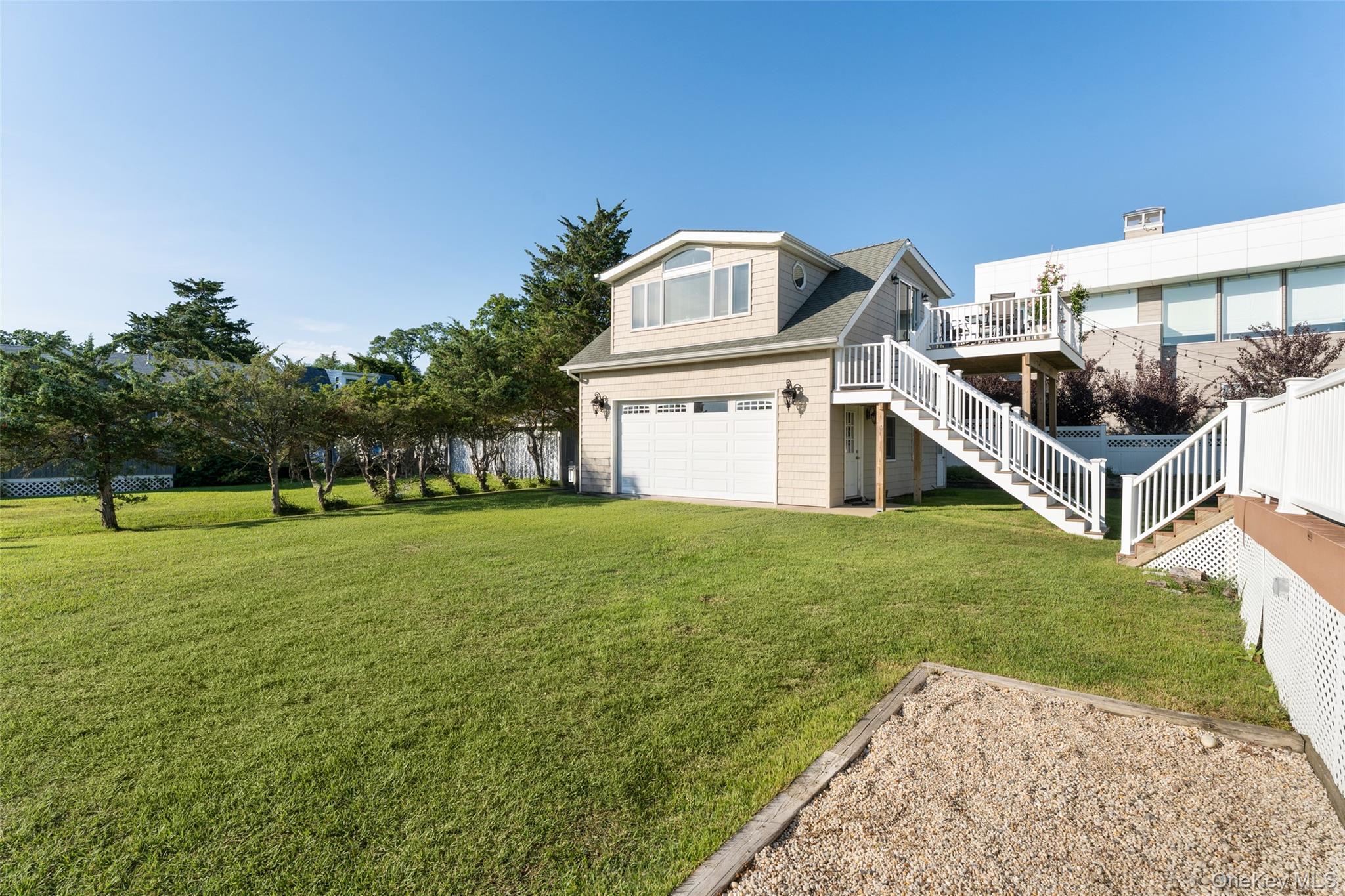 18 Beach – For Sale photo 18