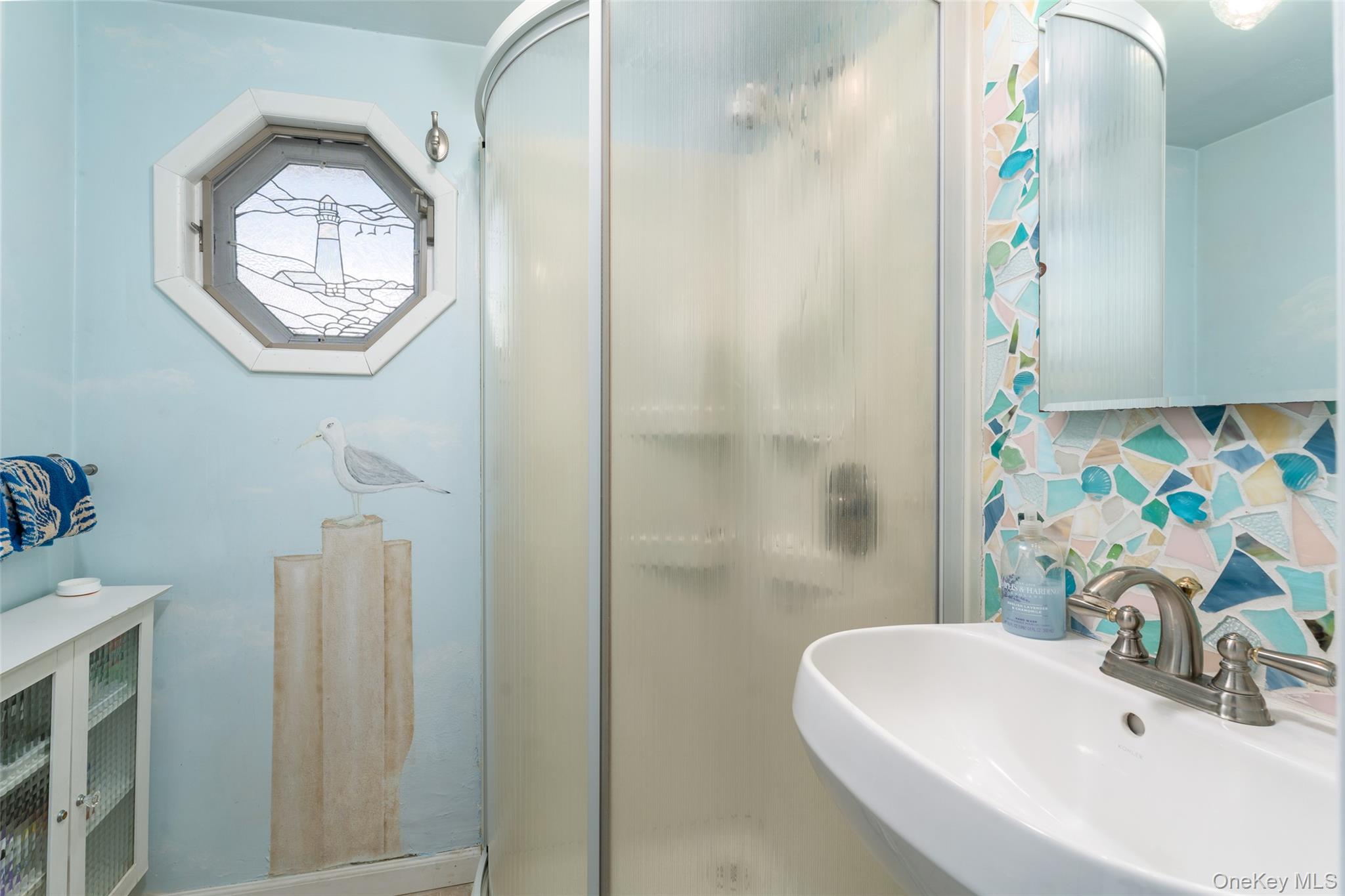 18 Beach – For Sale photo 14