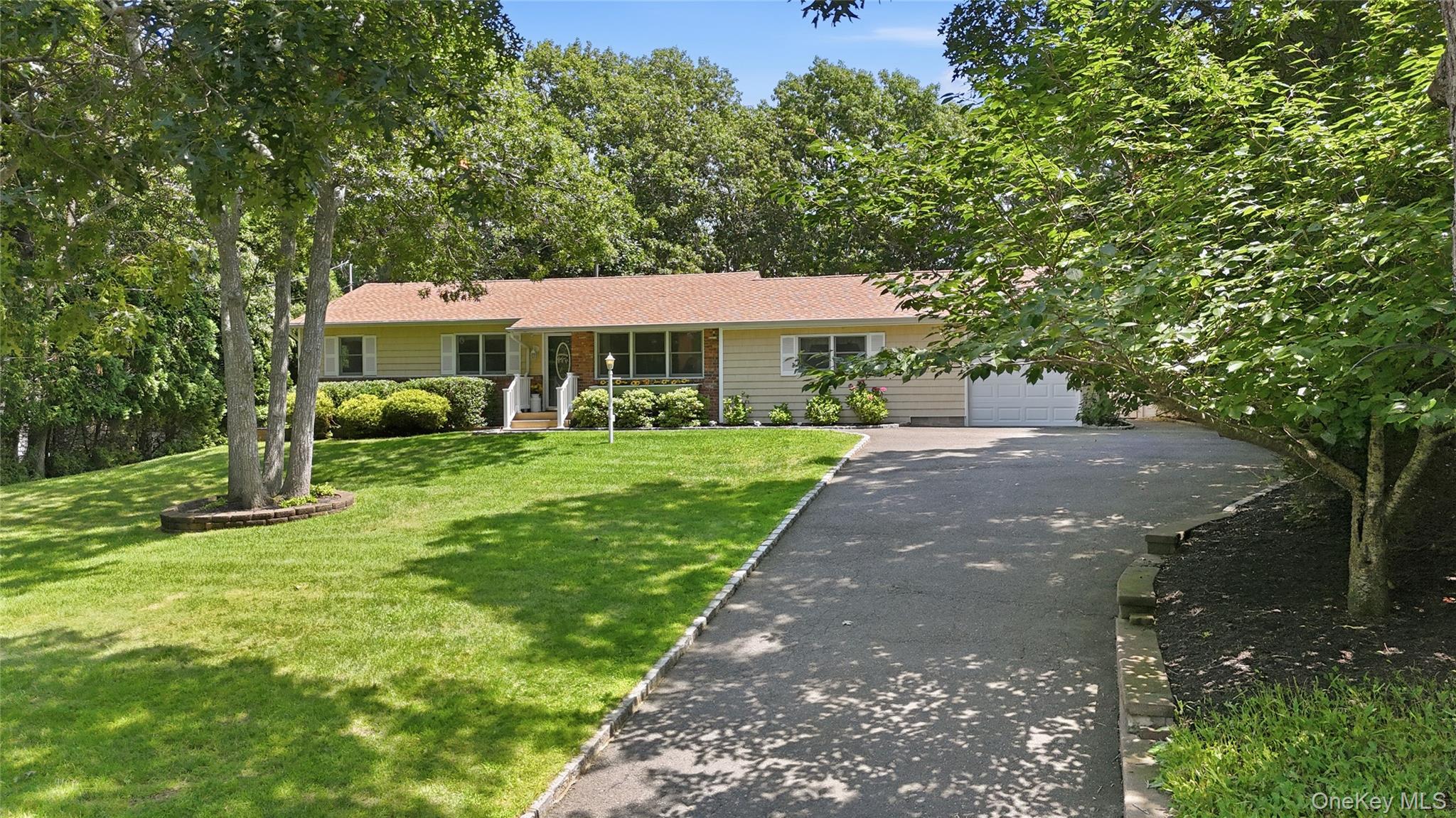 5 Columbine Avenue – For Sale photo 2