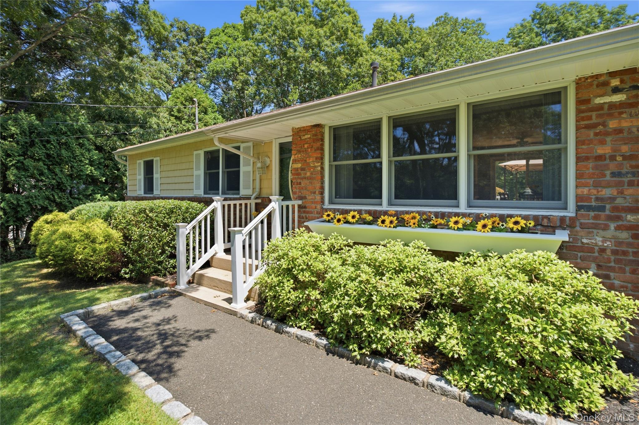 5 Columbine Avenue – For Sale photo 3