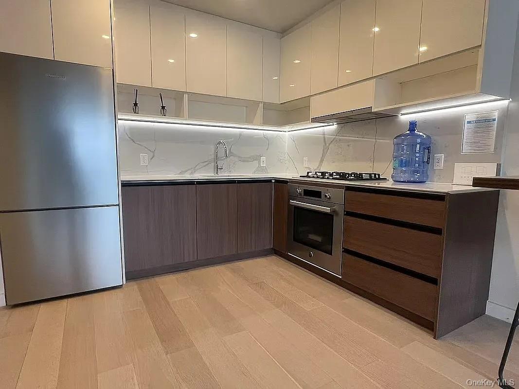 14449 Northern Boulevard, Unit 208 photo 4