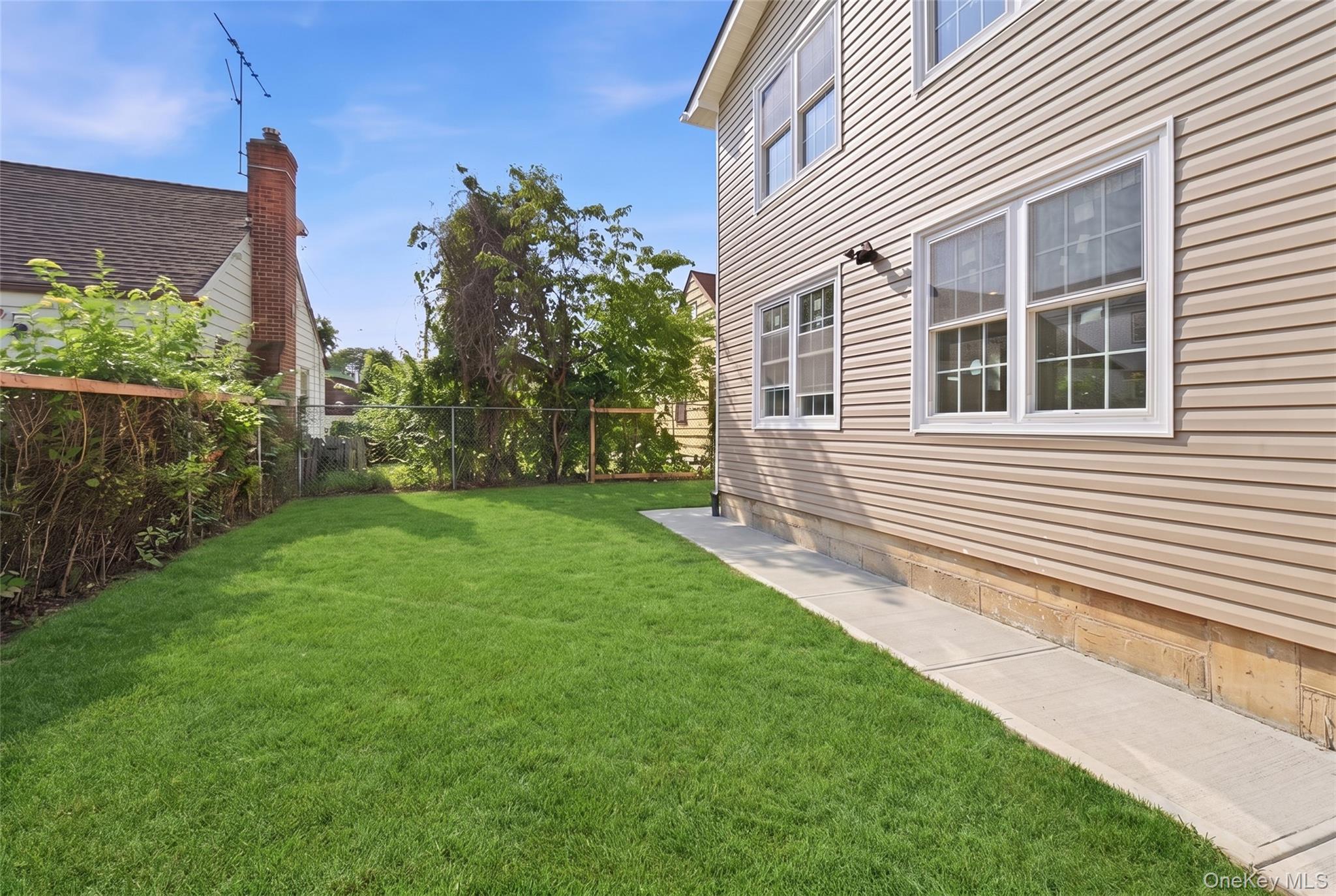241-33 143rd Avenue – For Sale photo 3