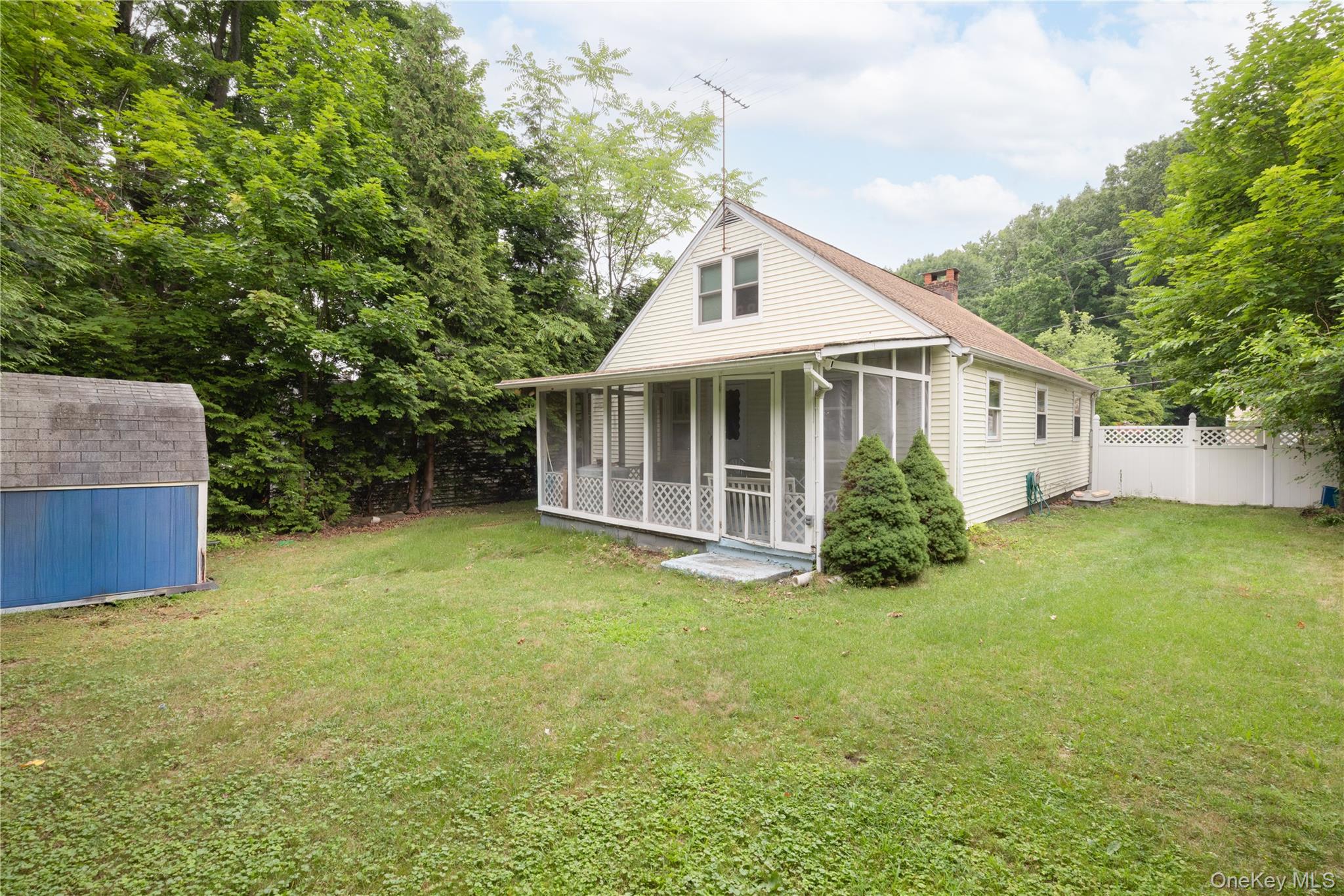 22 W Crooked Hill Road – For Sale photo 4