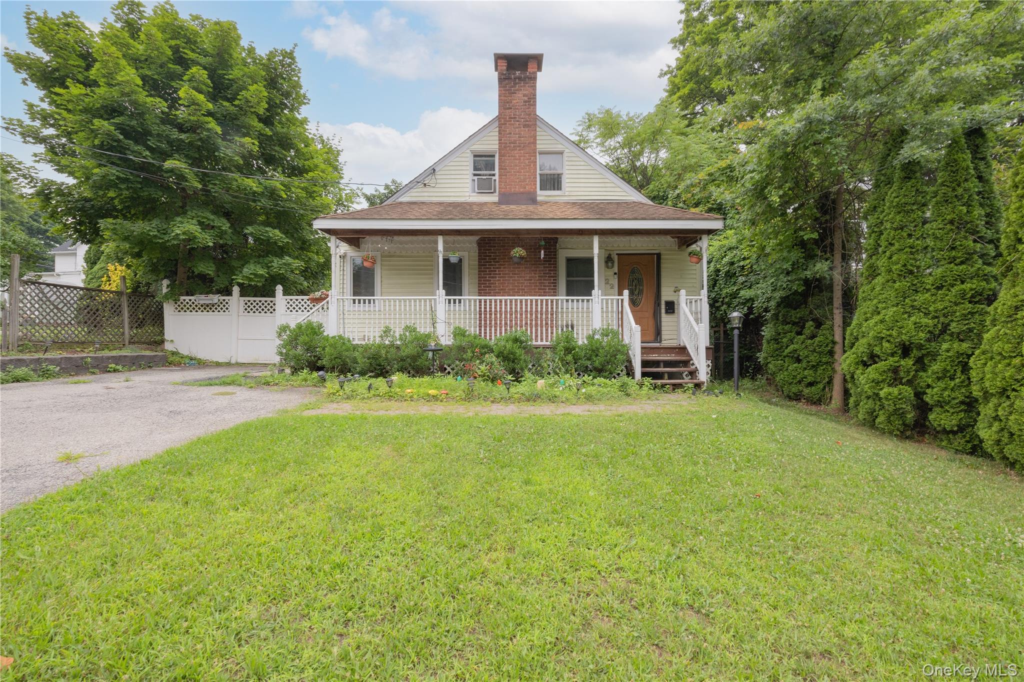 22 W Crooked Hill Road – For Sale photo 2