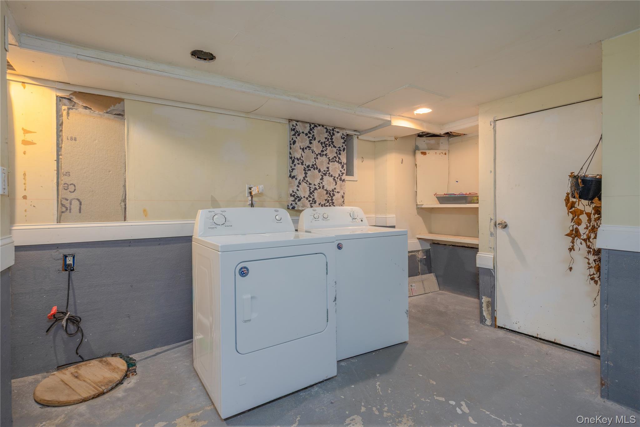 22 W Crooked Hill Road – For Sale photo 17