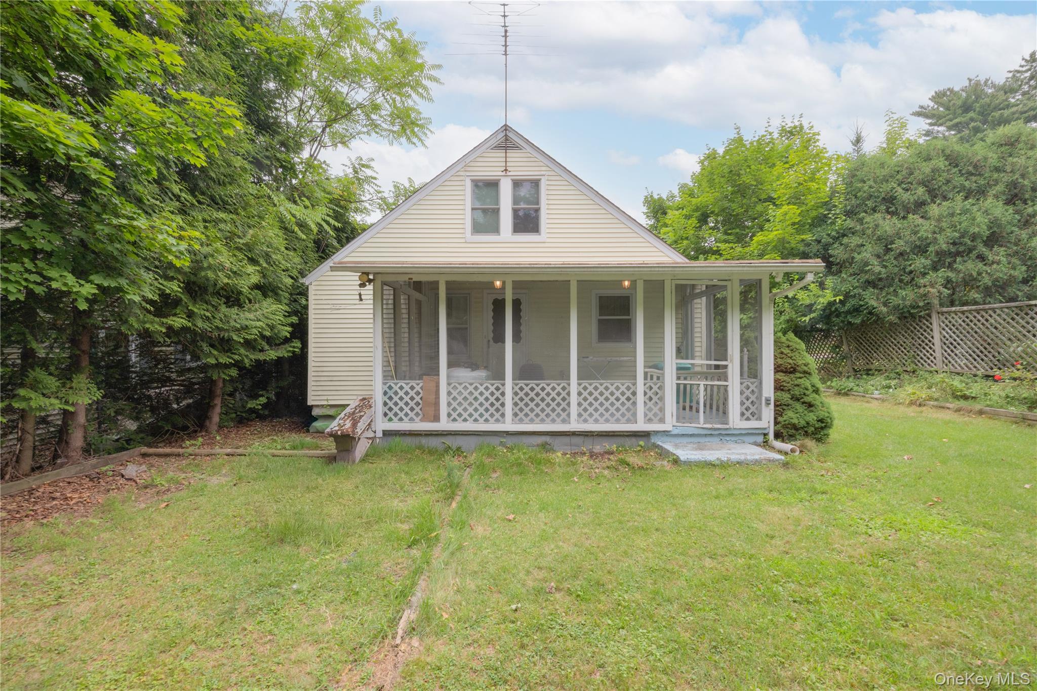 22 W Crooked Hill Road – For Sale photo 5