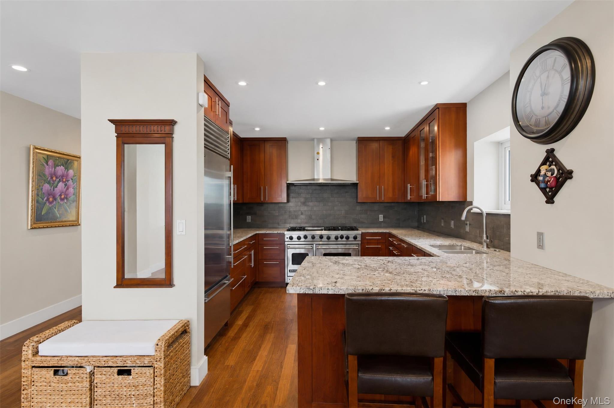 3220 Arlington Avenue, Unit 9A photo 4