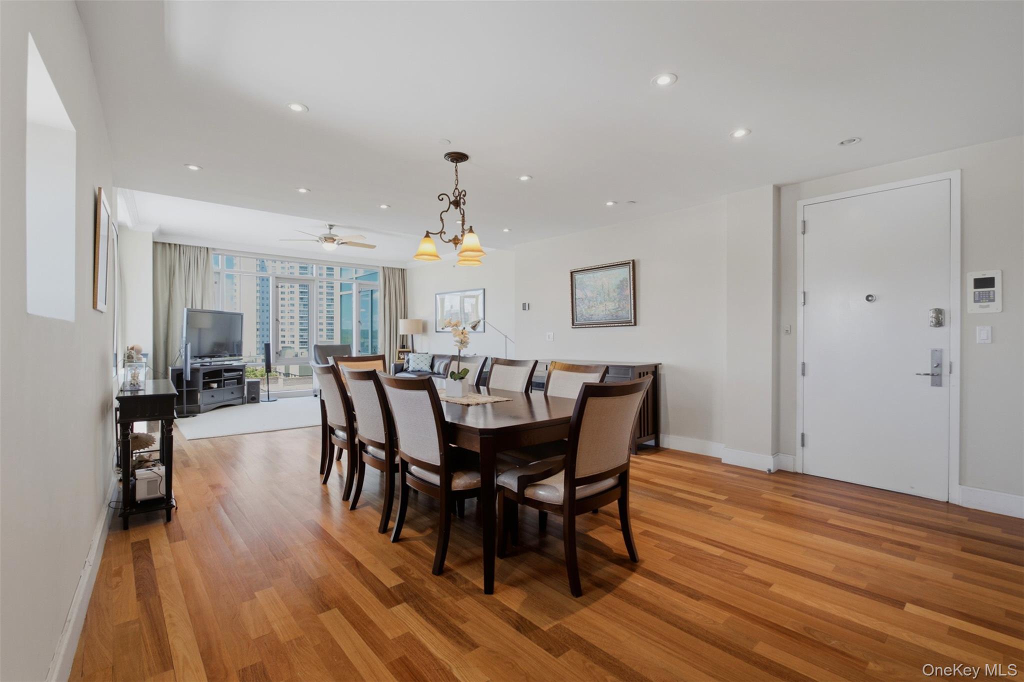 3220 Arlington Avenue, Unit 9A photo 8