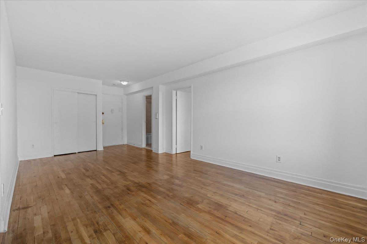 1725 Edison Avenue, Unit 5D photo 11
