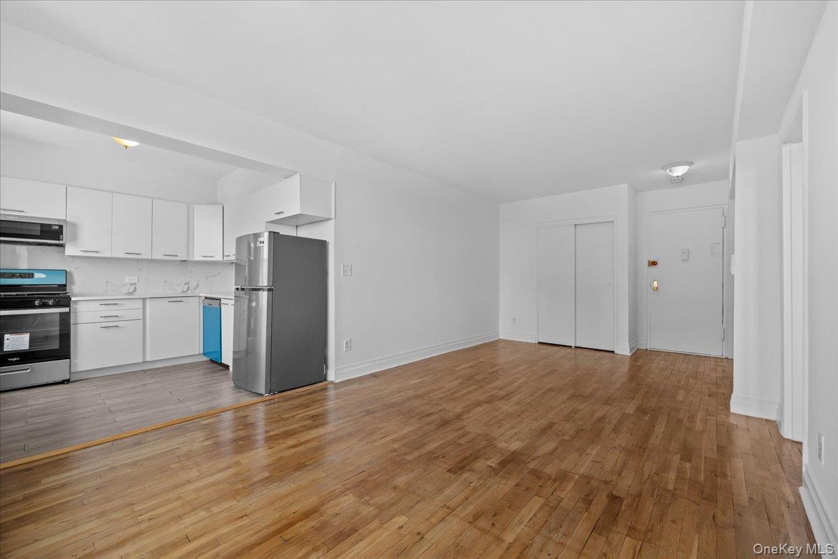 1725 Edison Avenue, Unit 5D photo 9