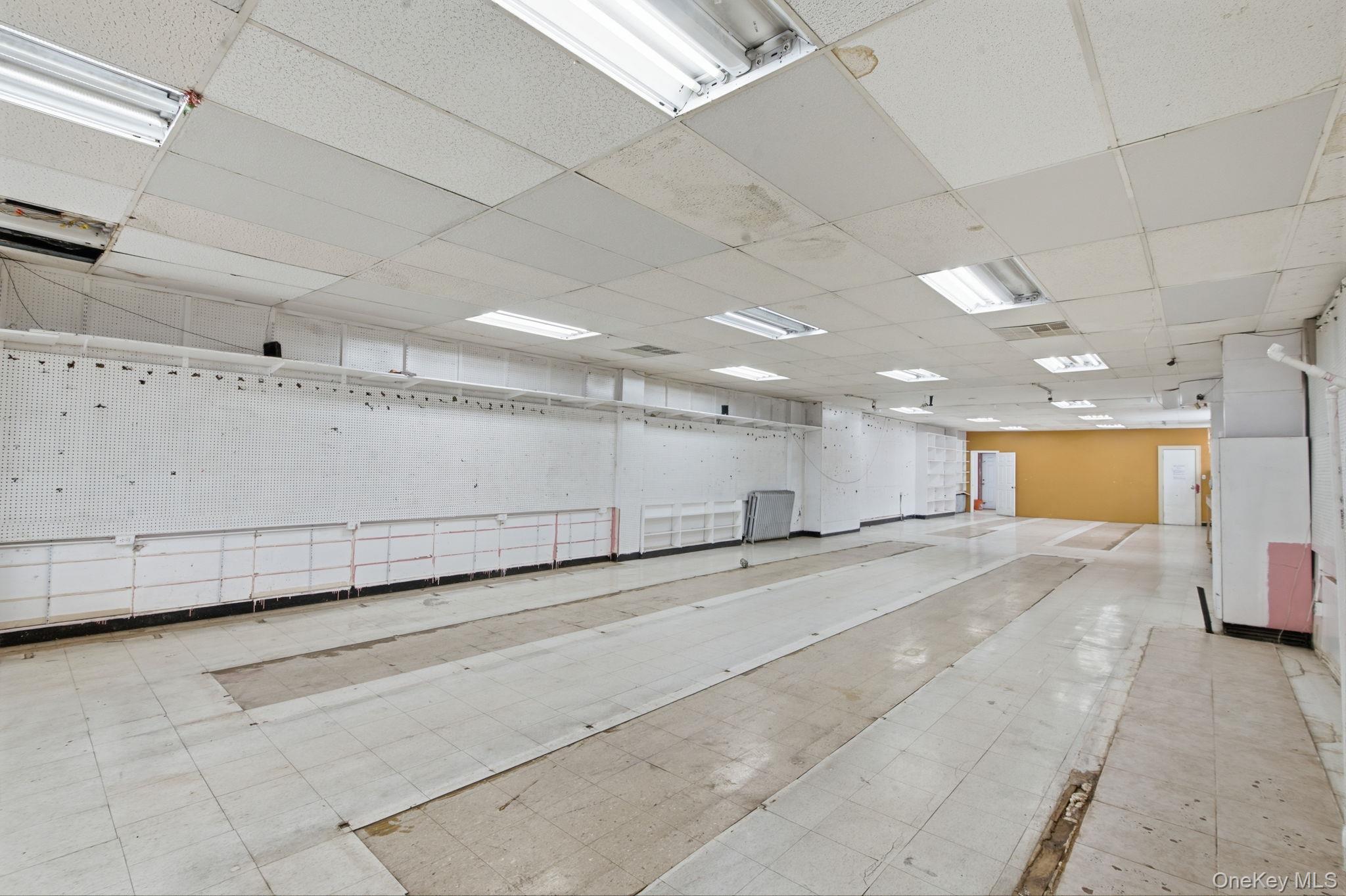 7 New Main Street – For Rent photo 7