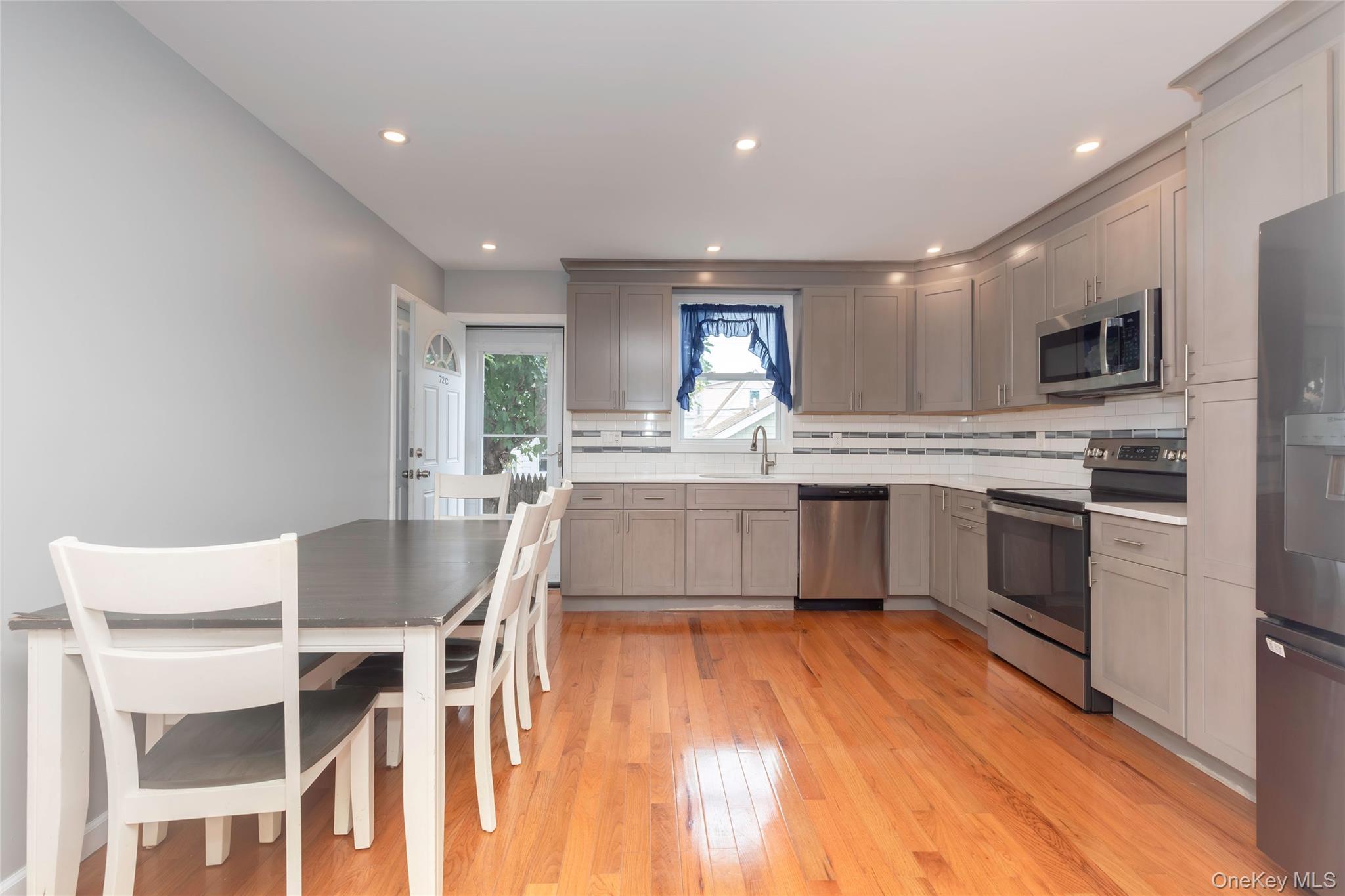 72 Edgewater Park Drive, Unit 72C photo 4