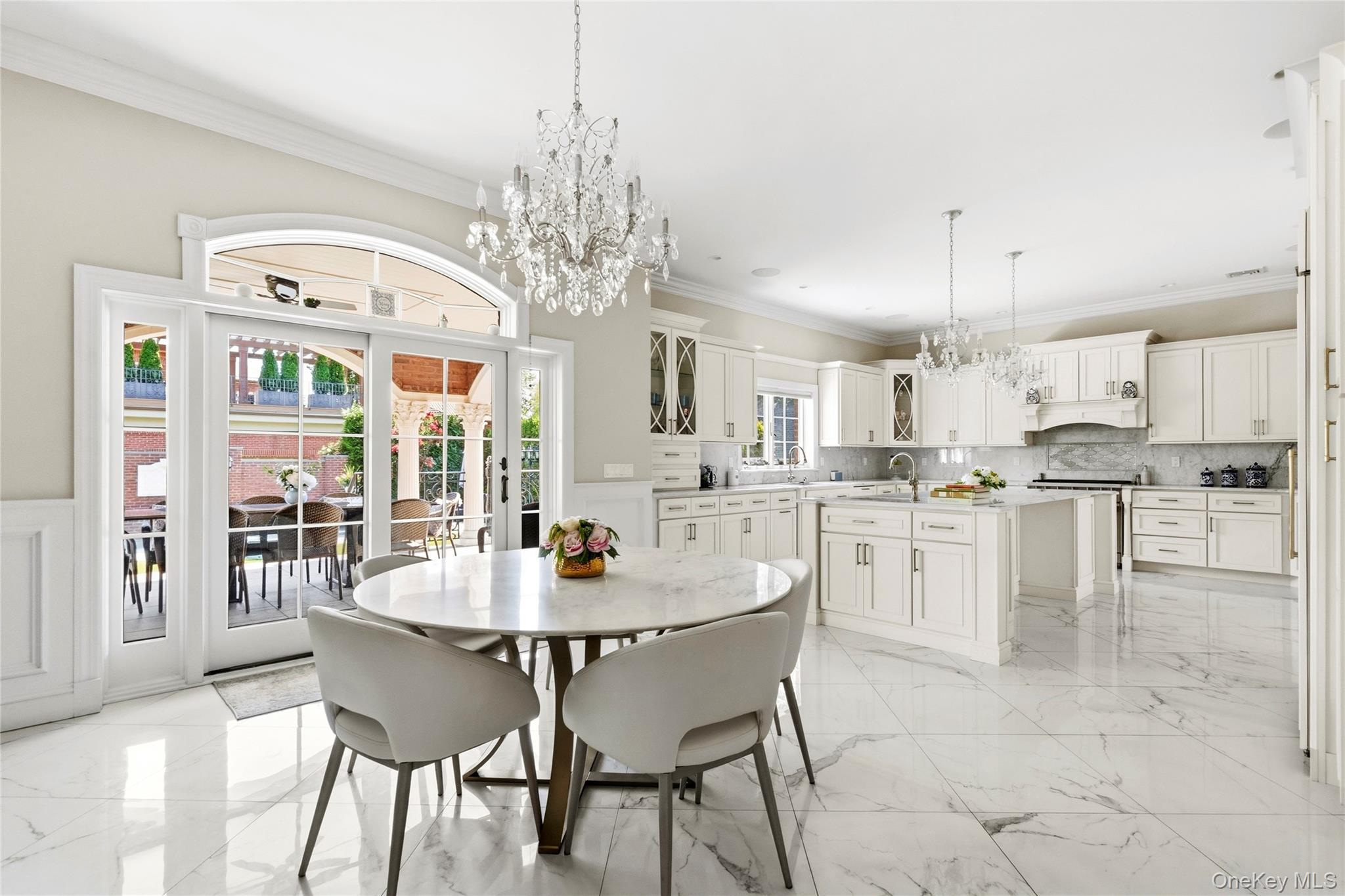 18 Boulevard – For Sale photo 15