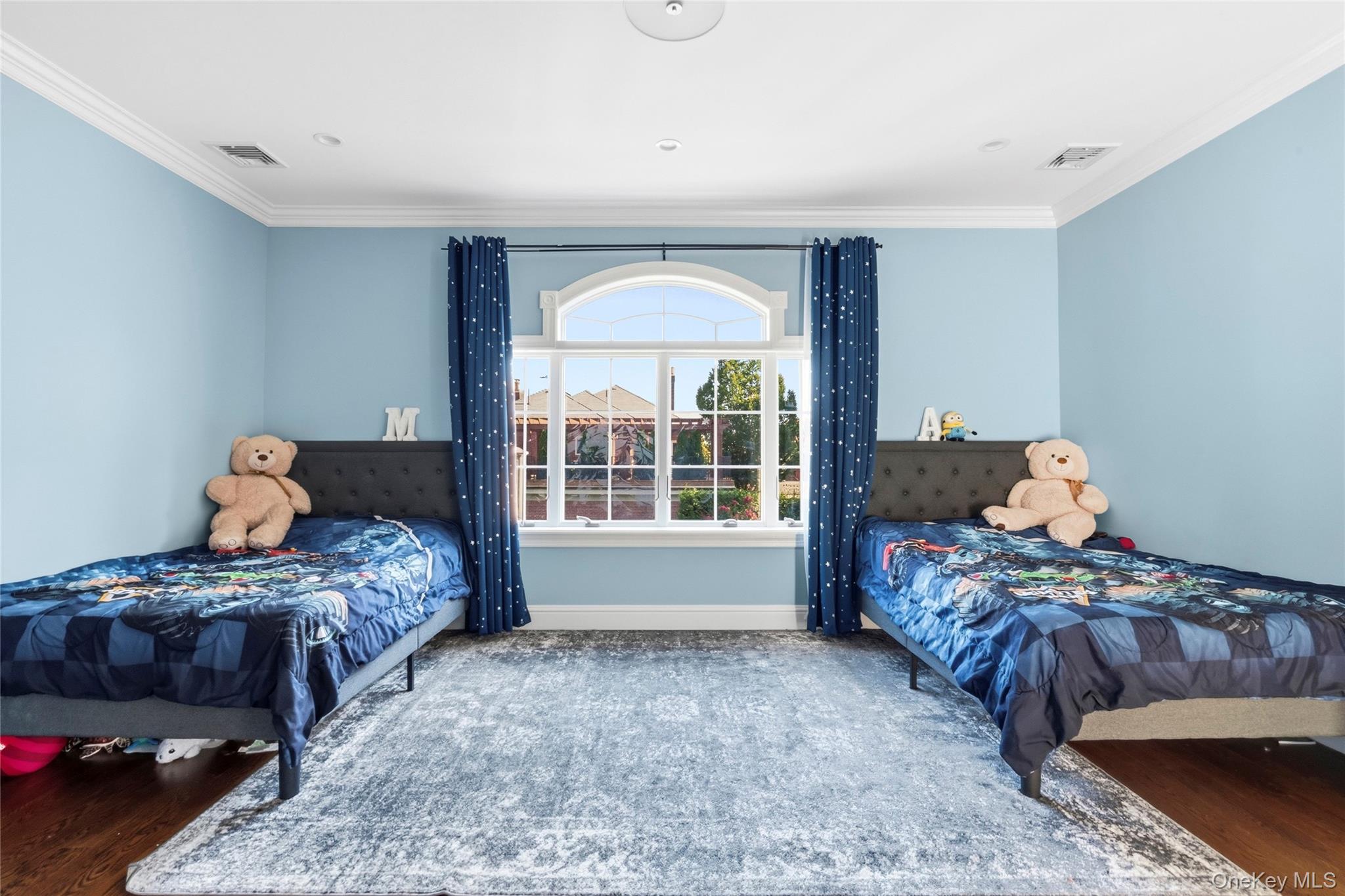 18 Boulevard – For Sale photo 23