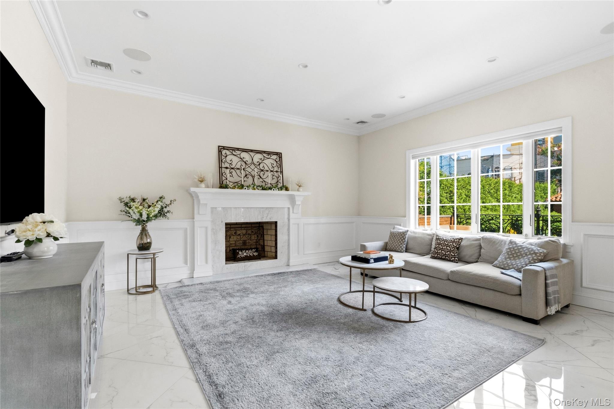 18 Boulevard – For Sale photo 17