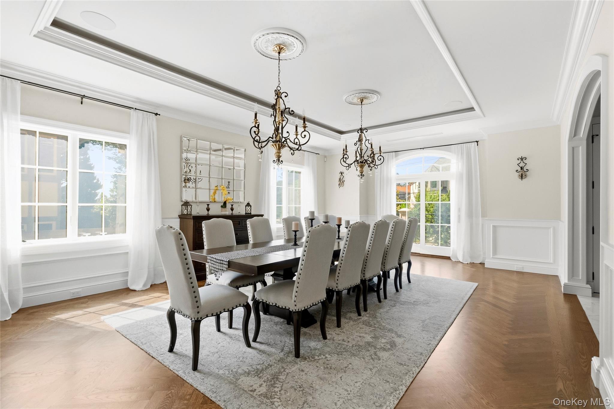 18 Boulevard – For Sale photo 13
