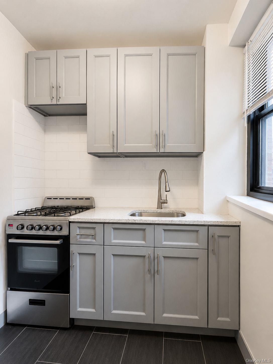 78-10 34th Avenue, Unit 1H photo 10