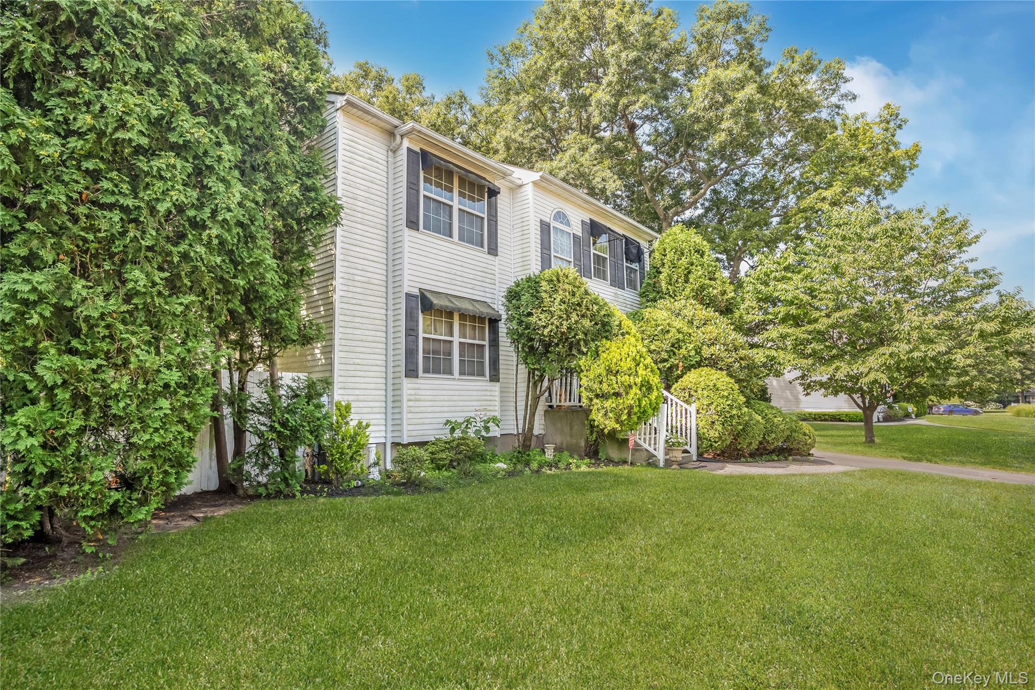 10 Gaetano Lane – For Sale photo 2