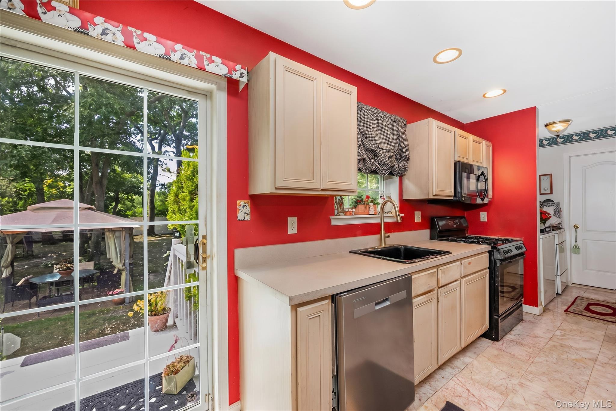 10 Gaetano Lane – For Sale photo 12