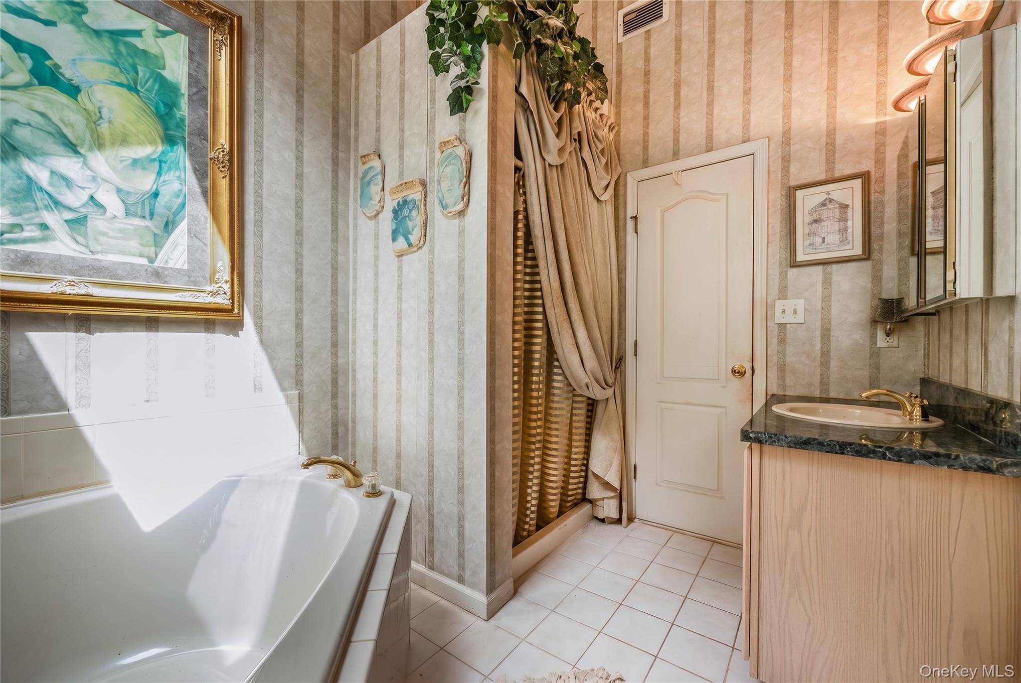 10 Gaetano Lane – For Sale photo 22