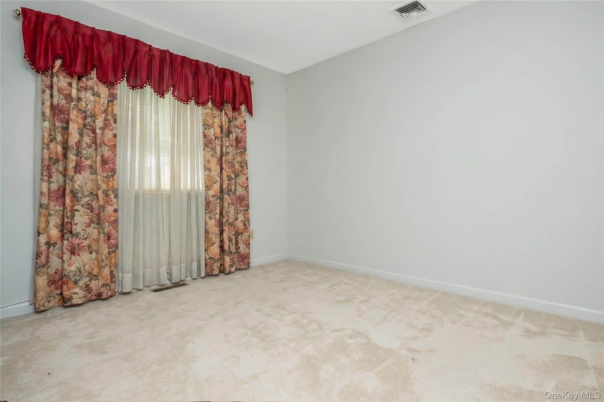 10 Gaetano Lane – For Sale photo 16