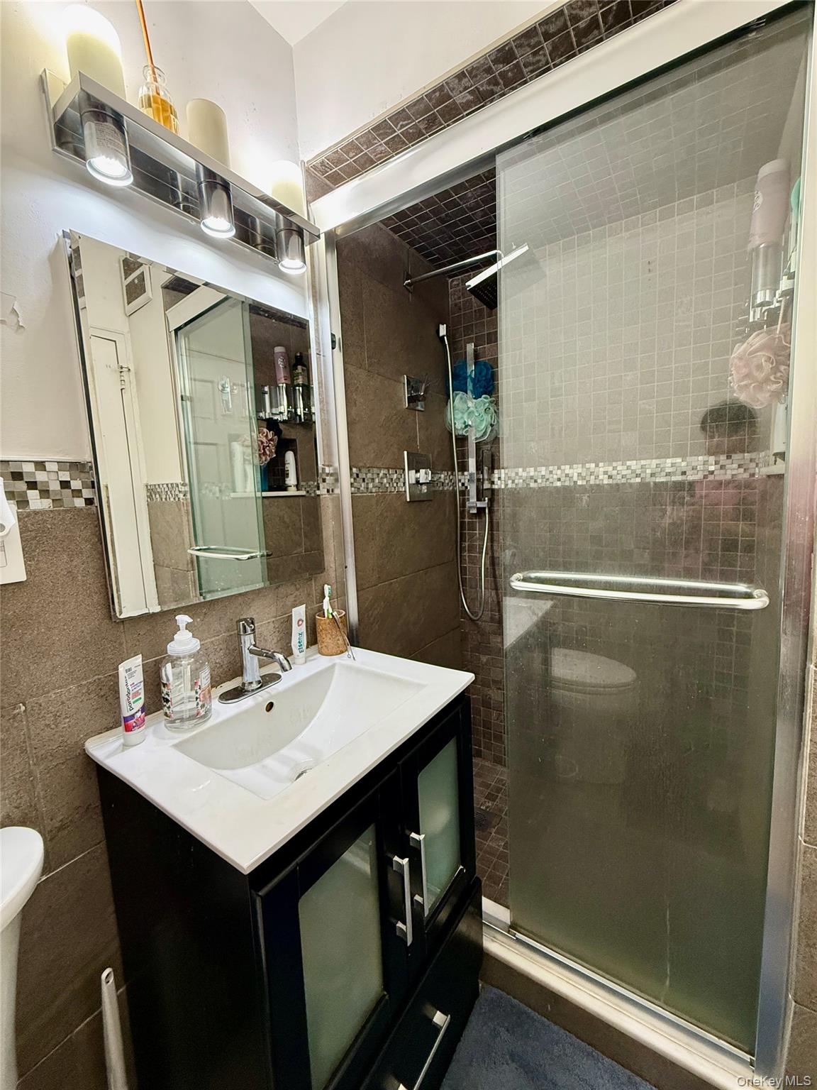 61-20 Grand Central Parkway, Unit B 1103 photo 18