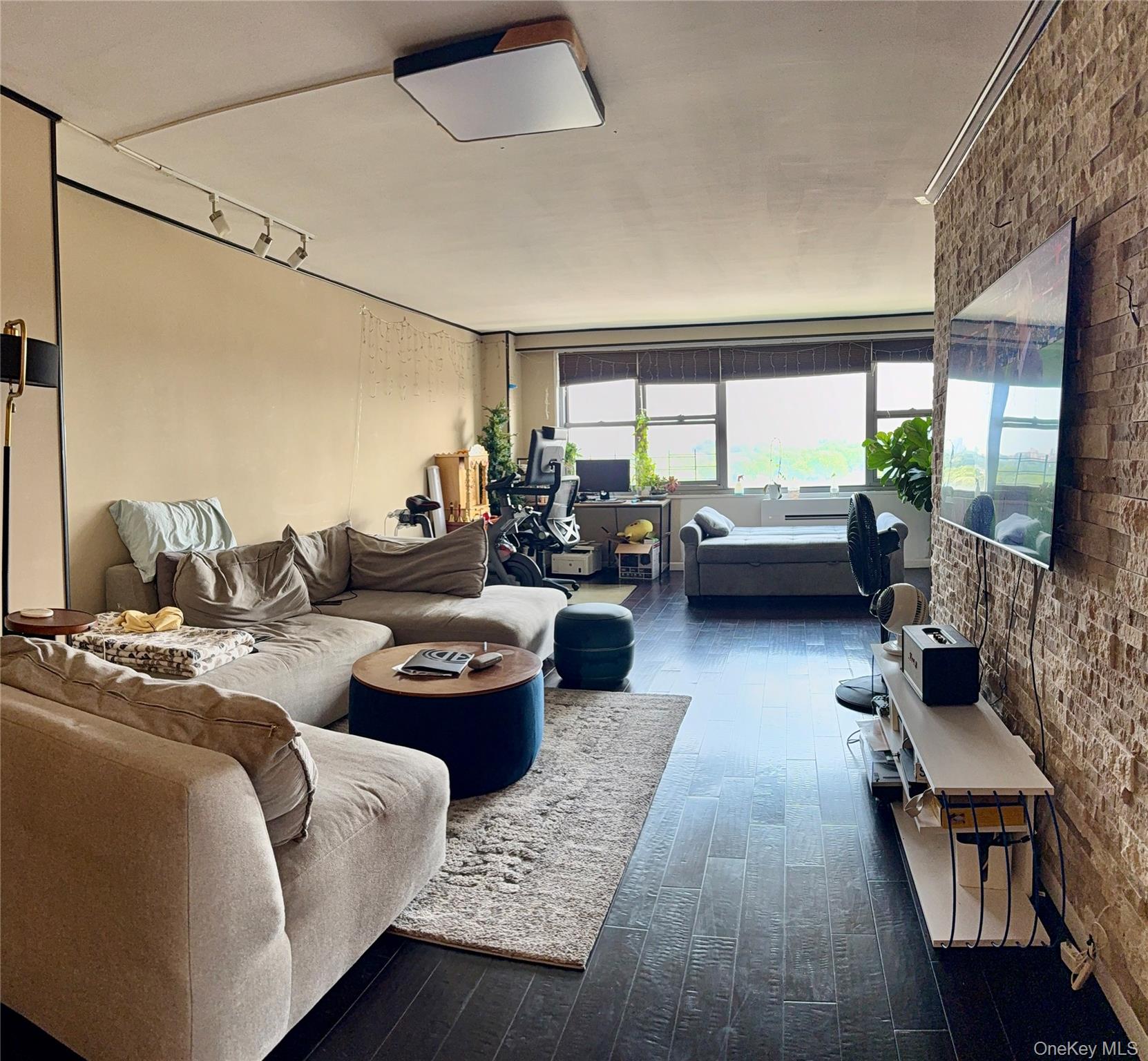 61-20 Grand Central Parkway, Unit B 1103 photo 6