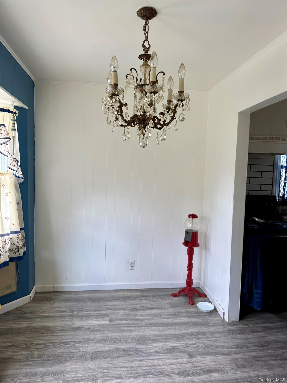 1207 Slabey Avenue – For Sale photo 2