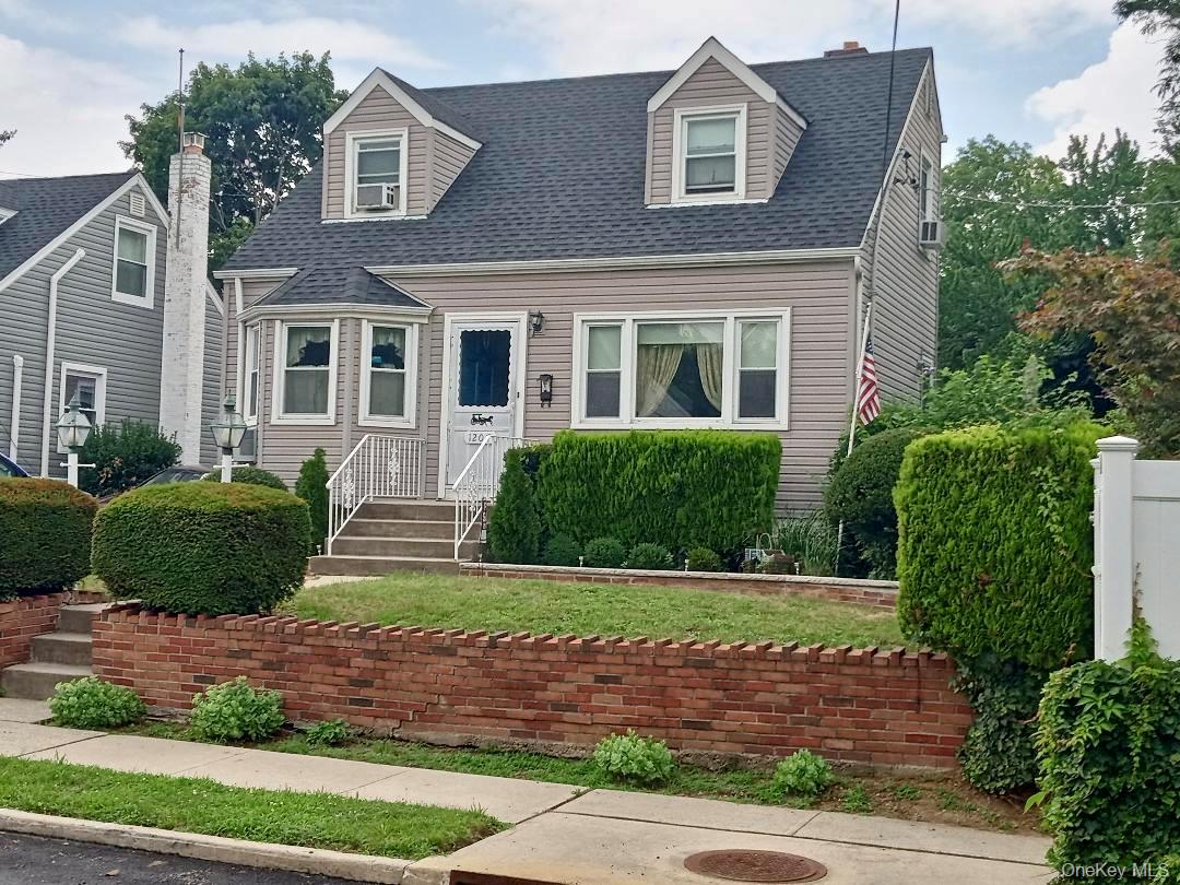 1207 Slabey Avenue – For Sale