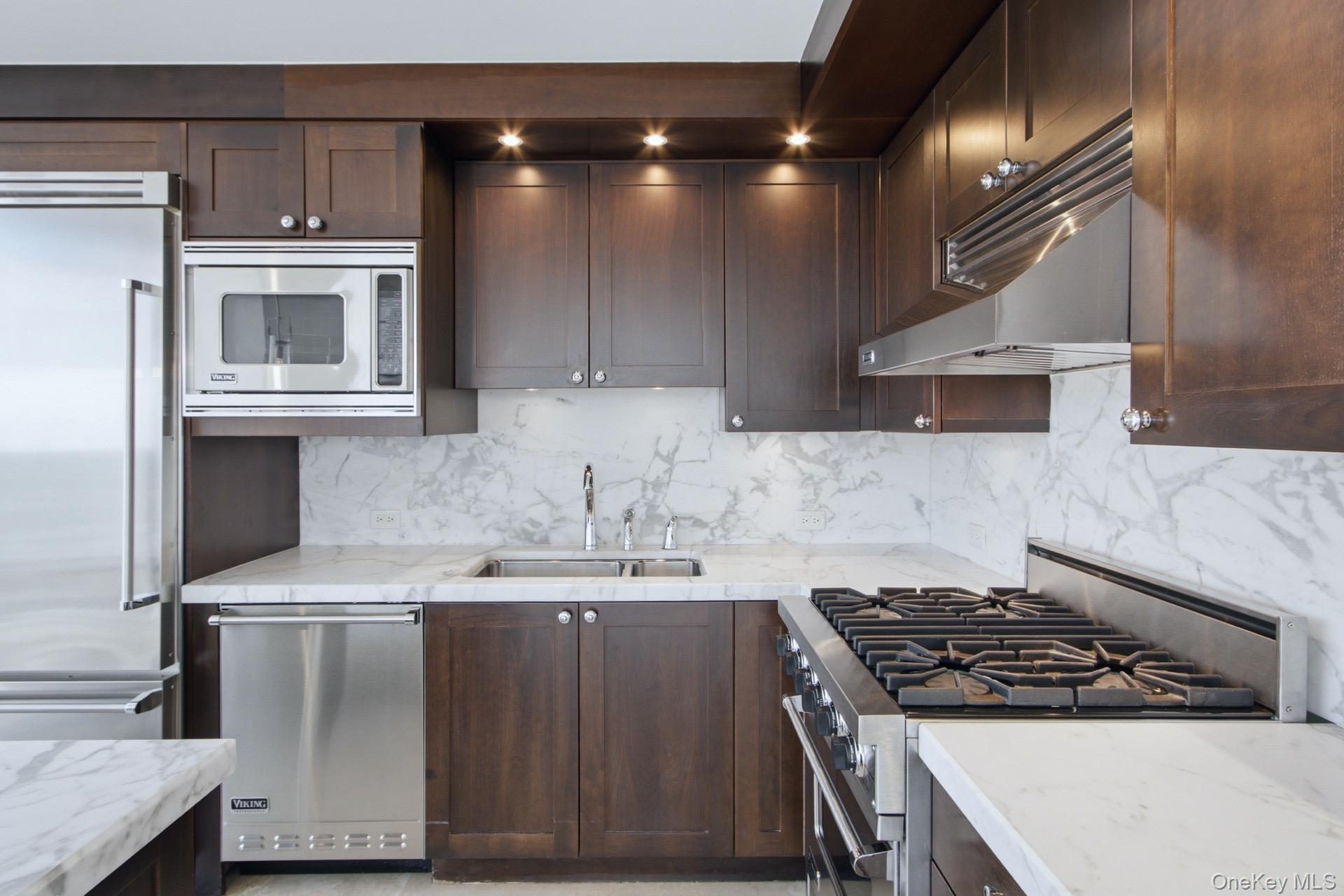 1 Renaissance Square, Unit 26G photo 18