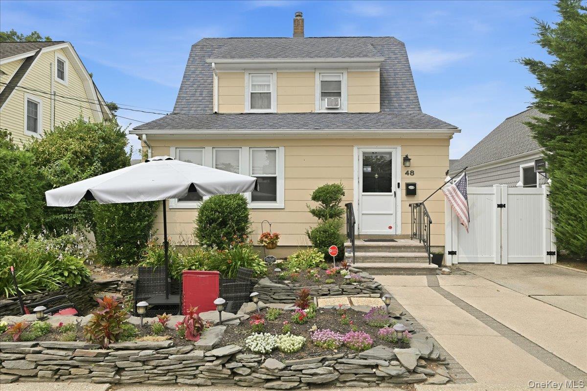 48 Poplar Street – For Sale
