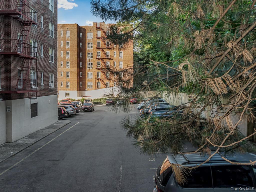 480 Riverdale Avenue, Unit 6H photo 15