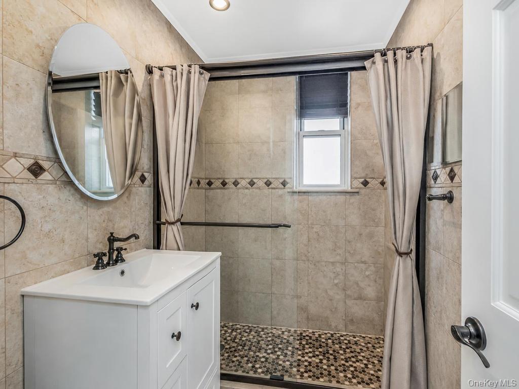 480 Riverdale Avenue, Unit 6H photo 10