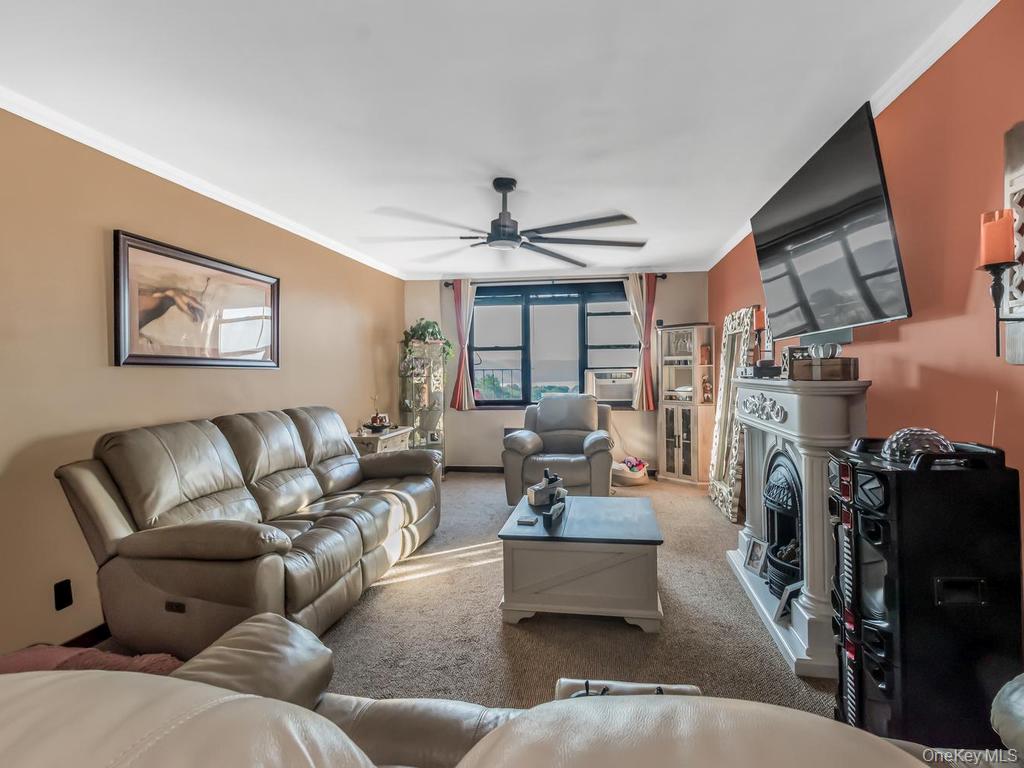 480 Riverdale Avenue, Unit 6H photo 2