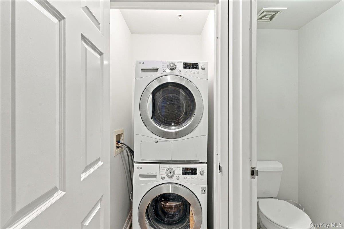 100 Harbor View Drive, Unit 651 photo 7