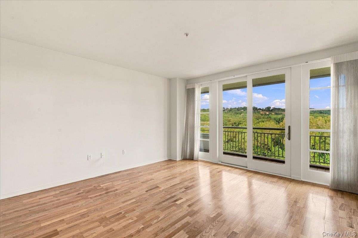 100 Harbor View Drive, Unit 651 photo 6