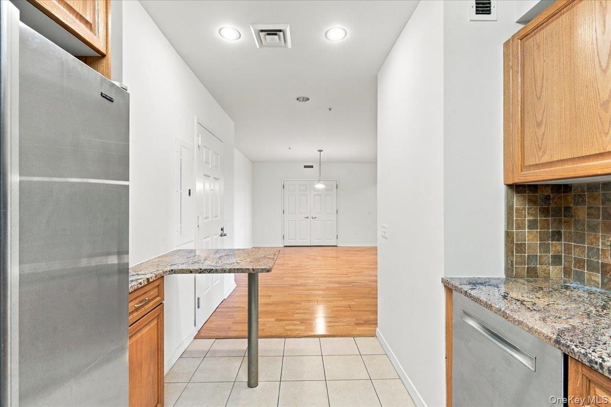 100 Harbor View Drive, Unit 651 photo 12