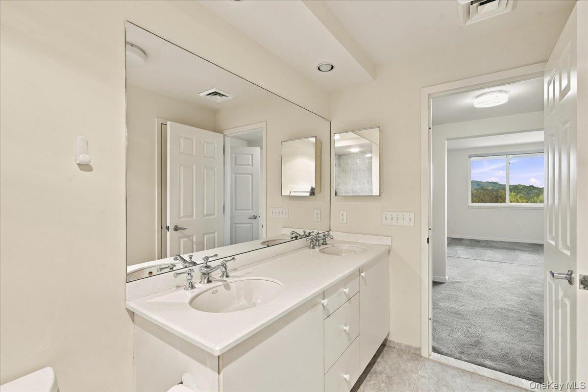 100 Harbor View Drive, Unit 651 photo 19