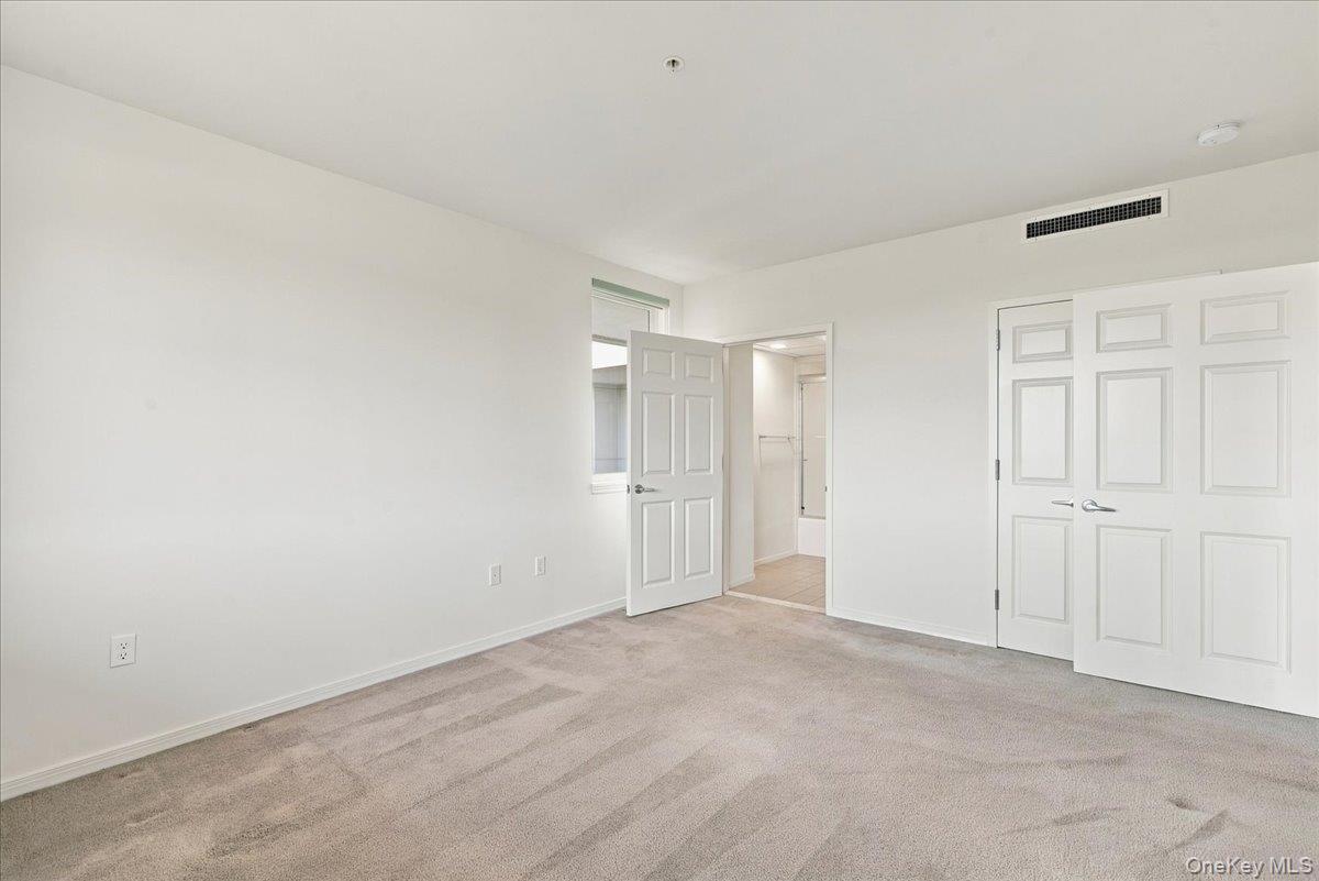 100 Harbor View Drive, Unit 651 photo 14