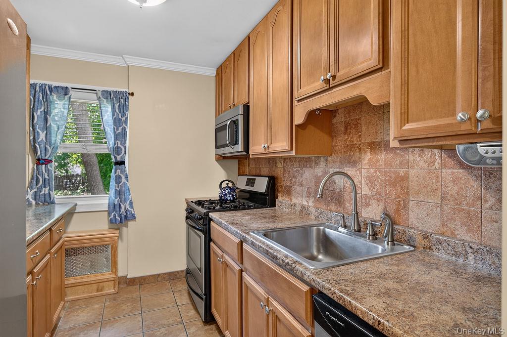 103 Wiltshire Road, Unit D8 photo 16