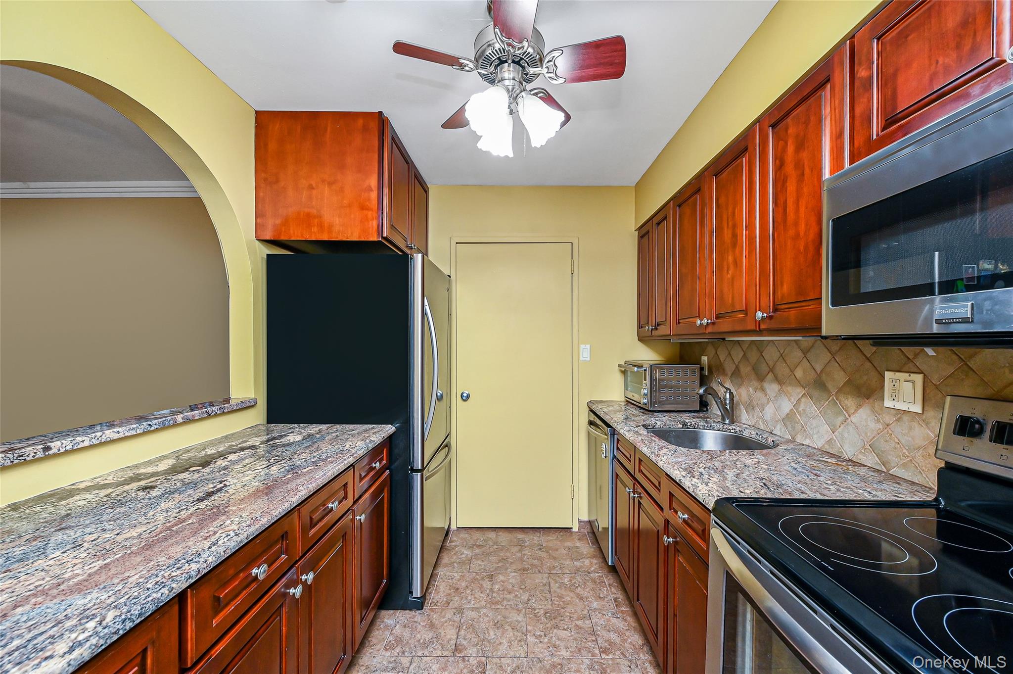 360 Shore Road, Unit 4K photo 4