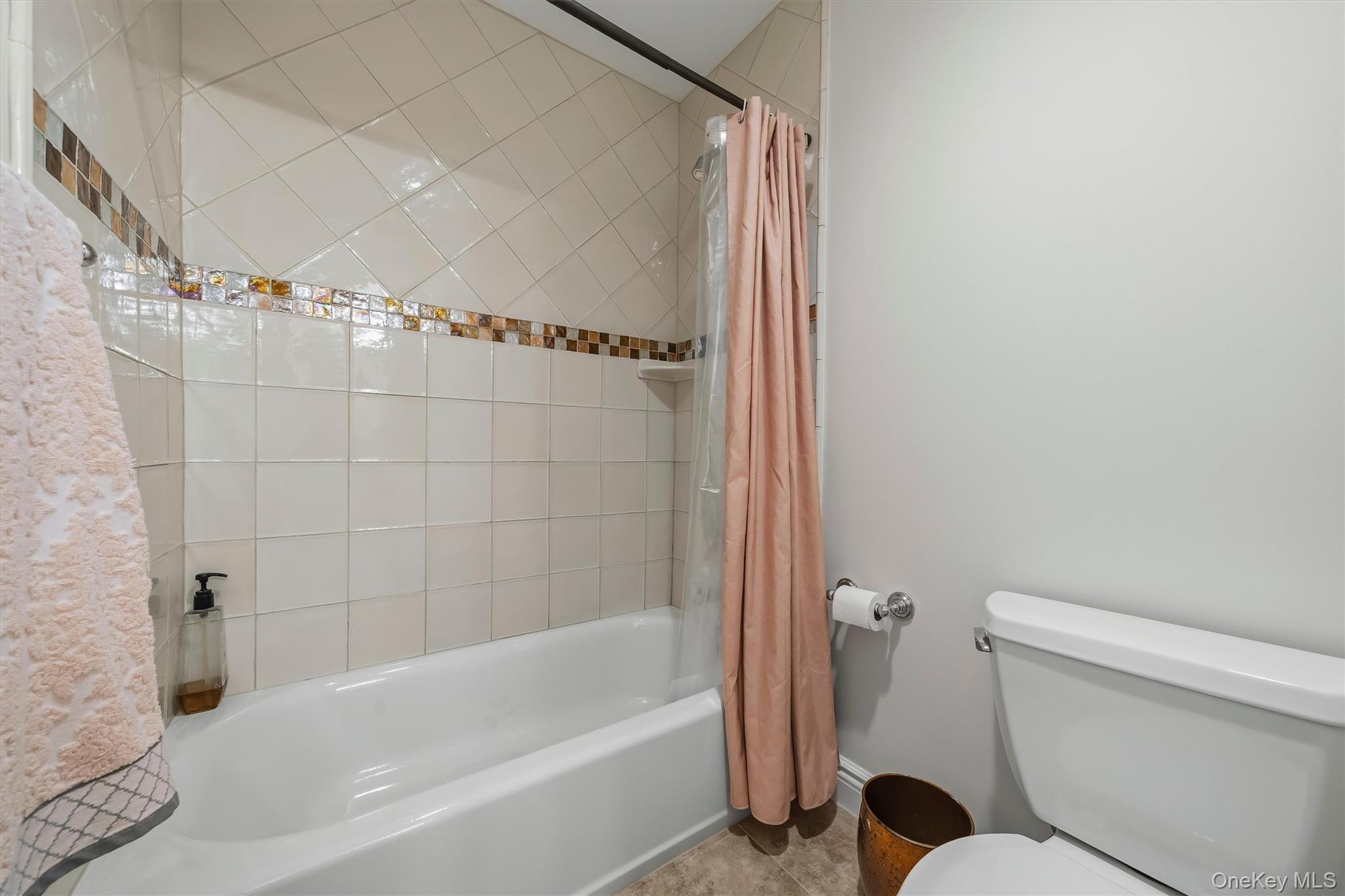 16 Canterbury Lane – For Sale photo 36